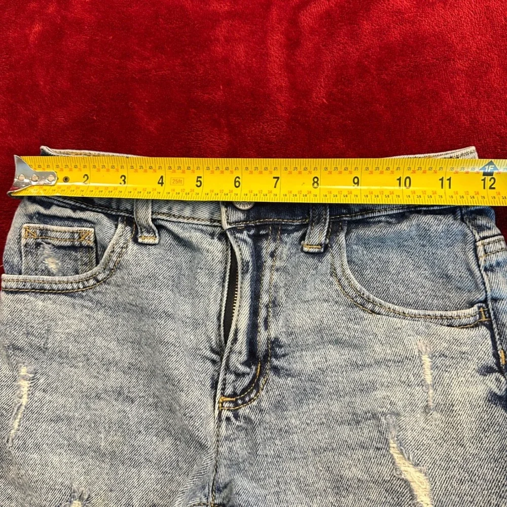 Justice Girls Distressed Denim Shorts Light Wash Frayed Hem Size 8 605830‎